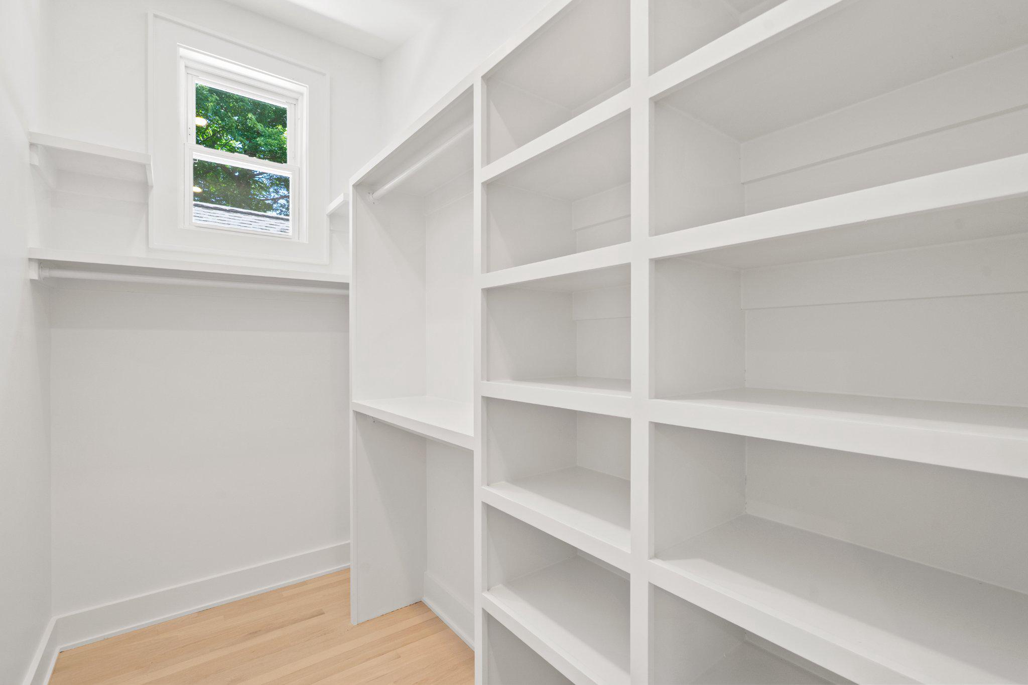 209 Thistle Drive Silver Spring, MD 20901 - Photo 13 of 34 Master closet