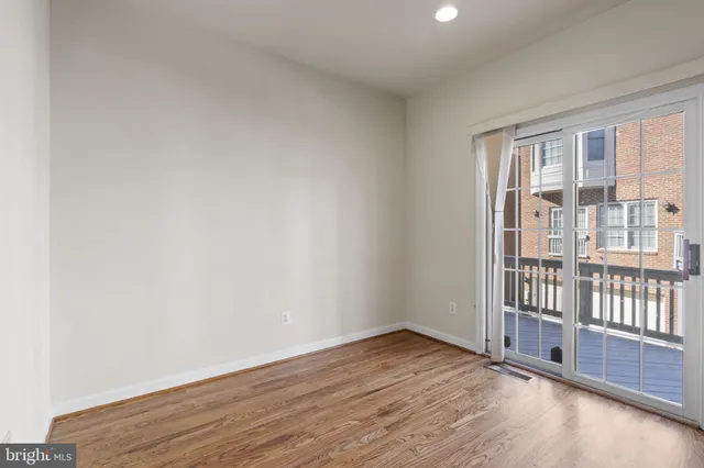 $979,000 | 8882 Ashgrove House Lane, Vienna, VA 22182