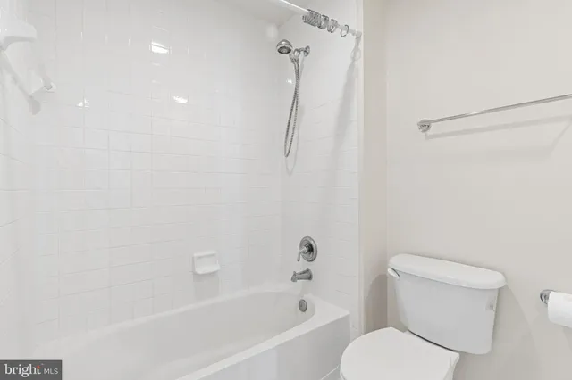 $979,000 | 8882 Ashgrove House Lane, Vienna, VA 22182