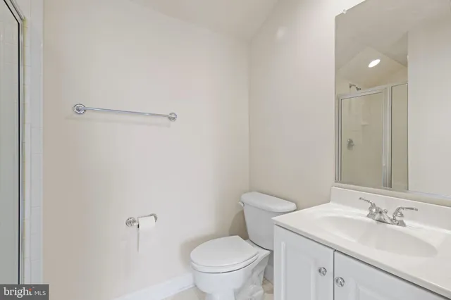 $979,000 | 8882 Ashgrove House Lane, Vienna, VA 22182