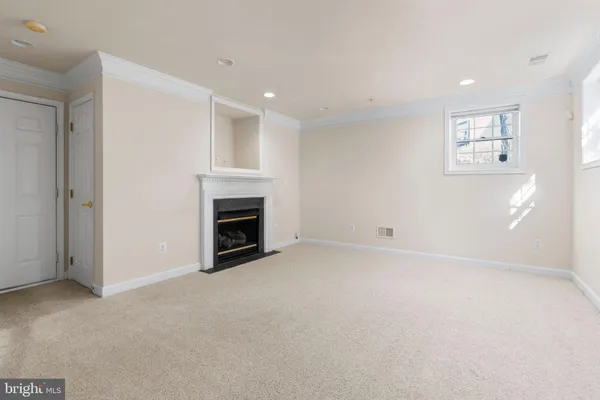 $949,900 | 8882 Ashgrove House Lane, Vienna, VA 22182