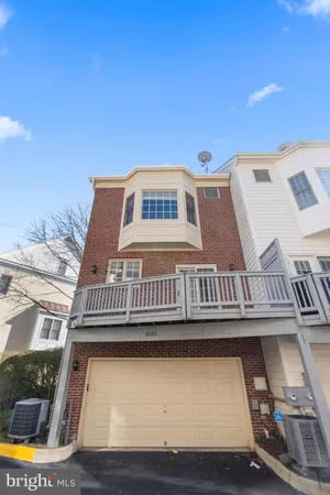 $949,900 | 8882 Ashgrove House Lane, Vienna, VA 22182