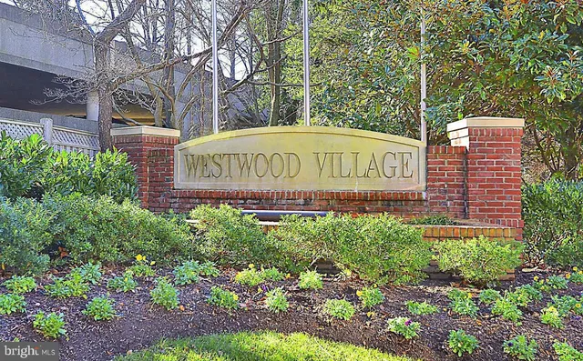 $979,000 | 8882 Ashgrove House Lane, Vienna, VA 22182