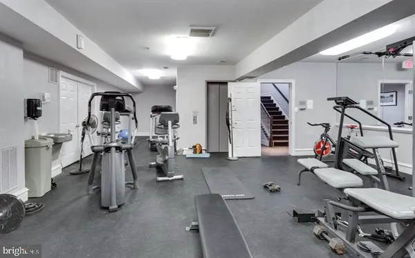$949,900 | 8882 Ashgrove House Lane, Vienna, VA 22182