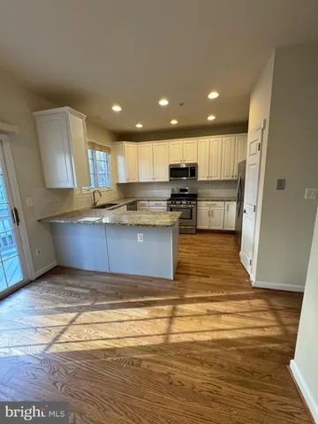 $979,000 | 8882 Ashgrove House Lane, Vienna, VA 22182