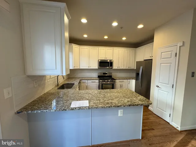 $979,000 | 8882 Ashgrove House Lane, Vienna, VA 22182