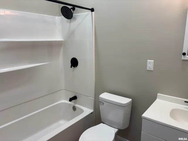 $129,900 | 312 West Sycamore Street, Carbondale, IL 62901