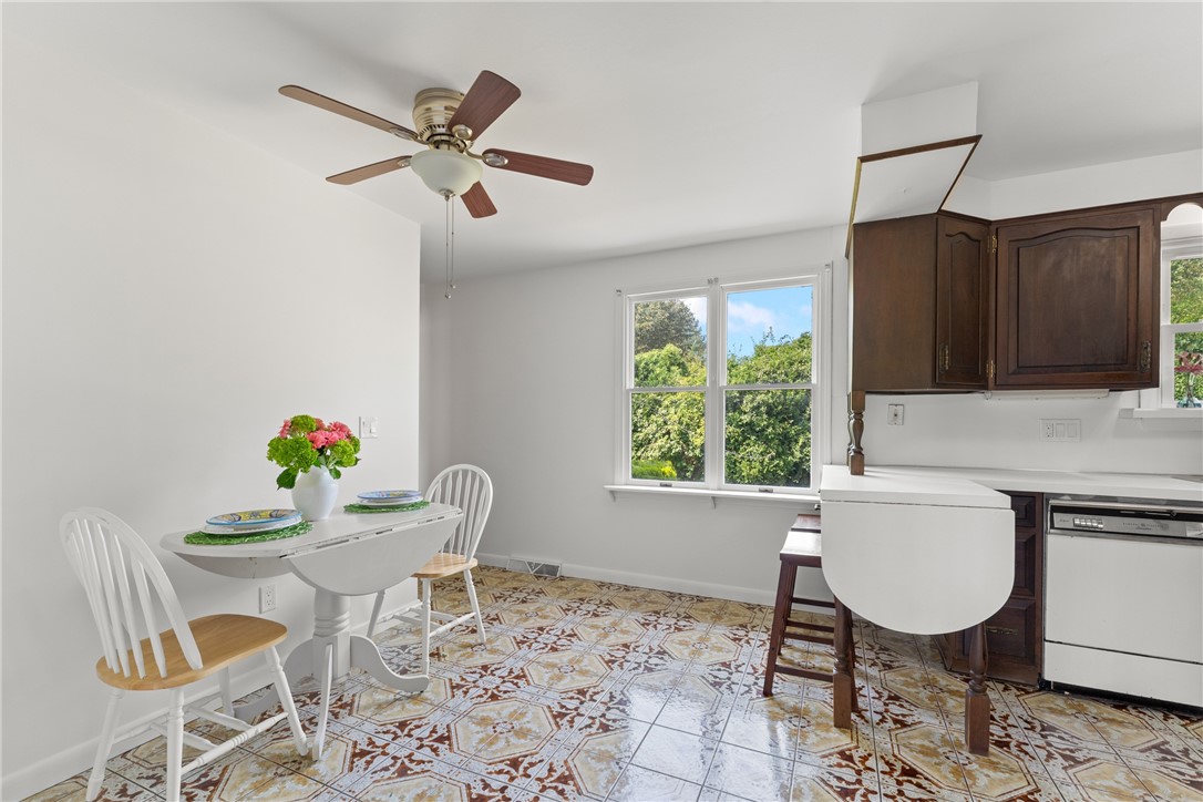 68 Canario Drive Warren, RI 02885 - Photo 12 of 40