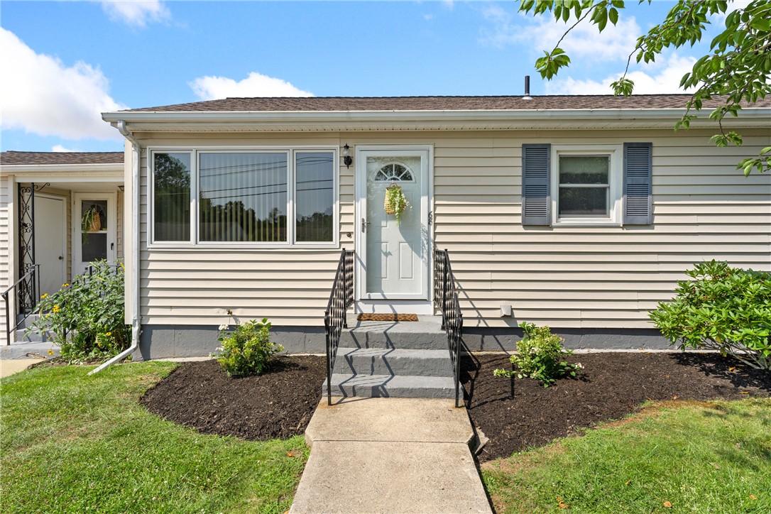 68 Canario Drive Warren, RI 02885 - Photo 4 of 40