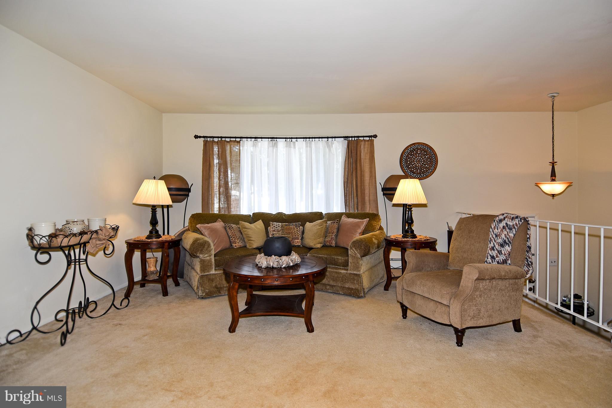13506 Delaney Road Woodbridge, VA 22193 - Photo 4 of 30 Family Room