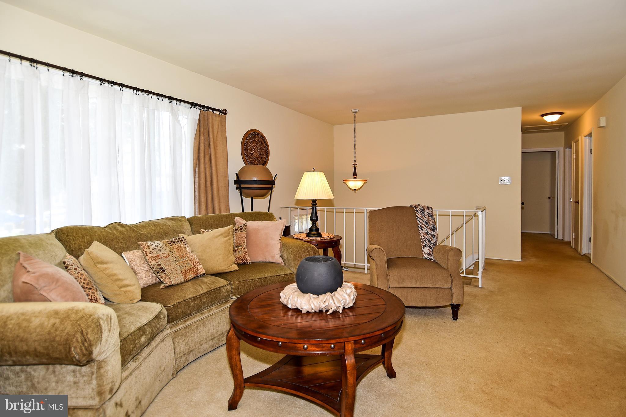 13506 Delaney Road Woodbridge, VA 22193 - Photo 5 of 30 Family Room