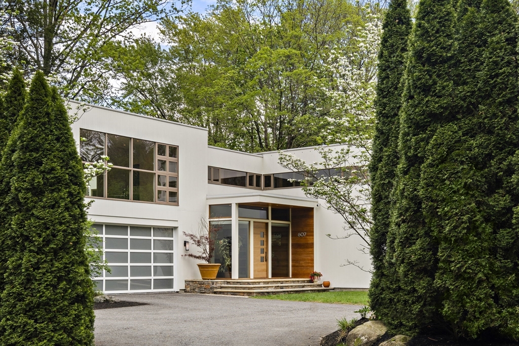 607 Main Street Concord, MA 01742 - Photo 3 of 39