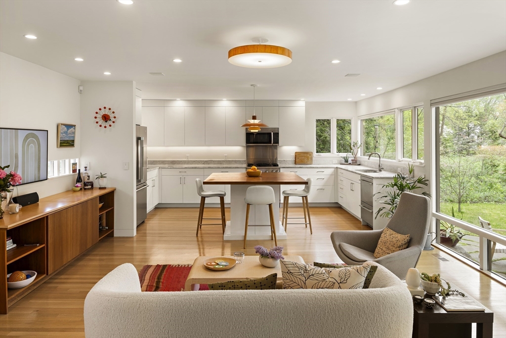 607 Main Street Concord, MA 01742 - Photo 7 of 39