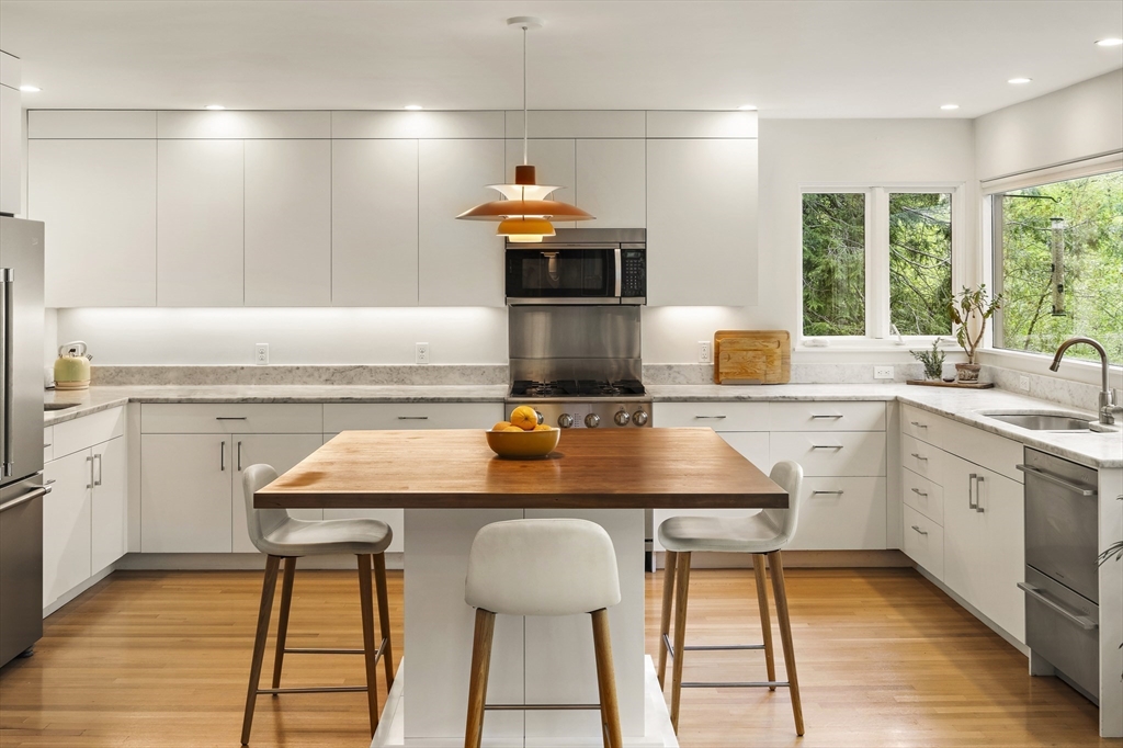 607 Main Street Concord, MA 01742 - Photo 8 of 39