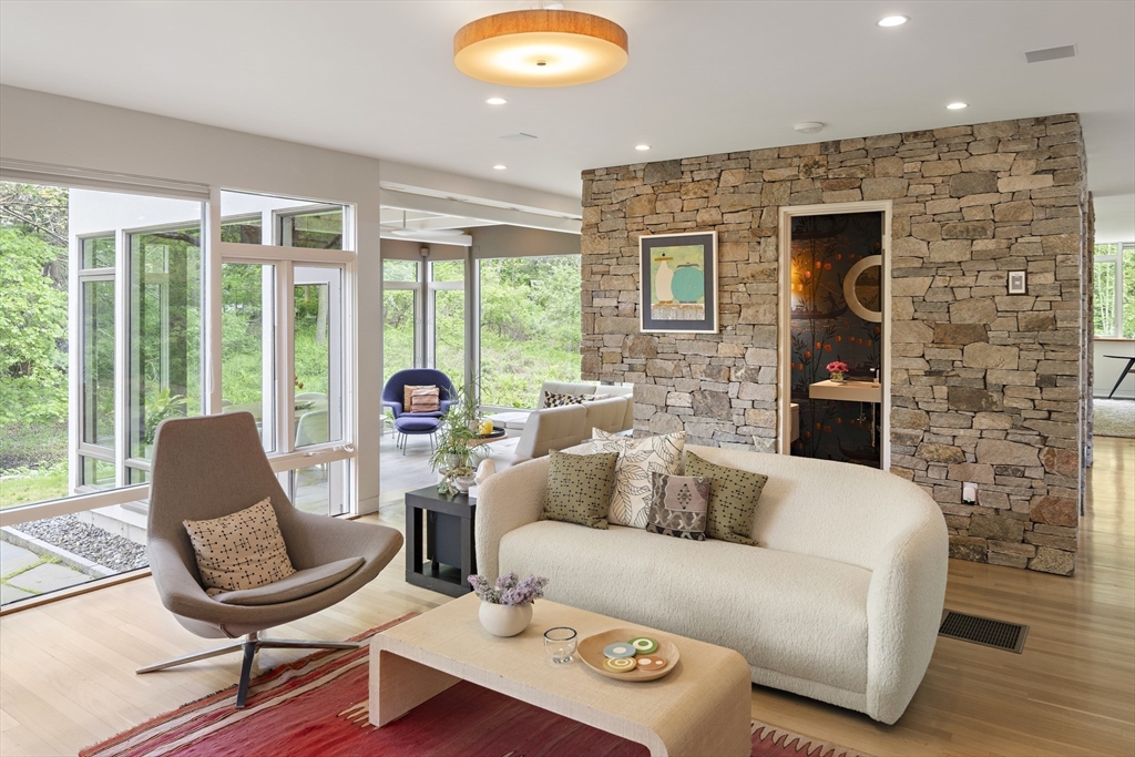 607 Main Street Concord, MA 01742 - Photo 10 of 39