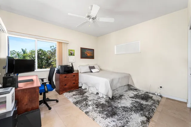 a view of a houses with a yard