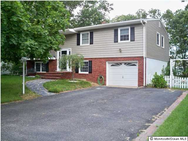 105 Greymoor Road Howell, NJ 07731 - Photo 1 of 3 Primary Photo