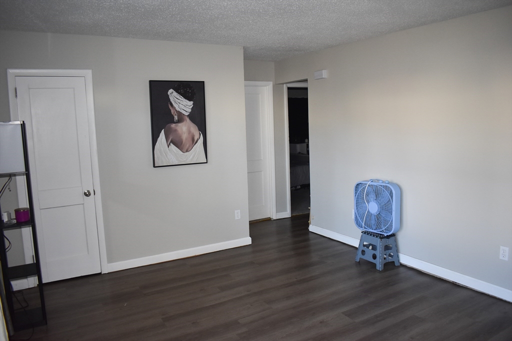 34 Wallace Street Springfield, MA 01119 - Photo 11 of 23