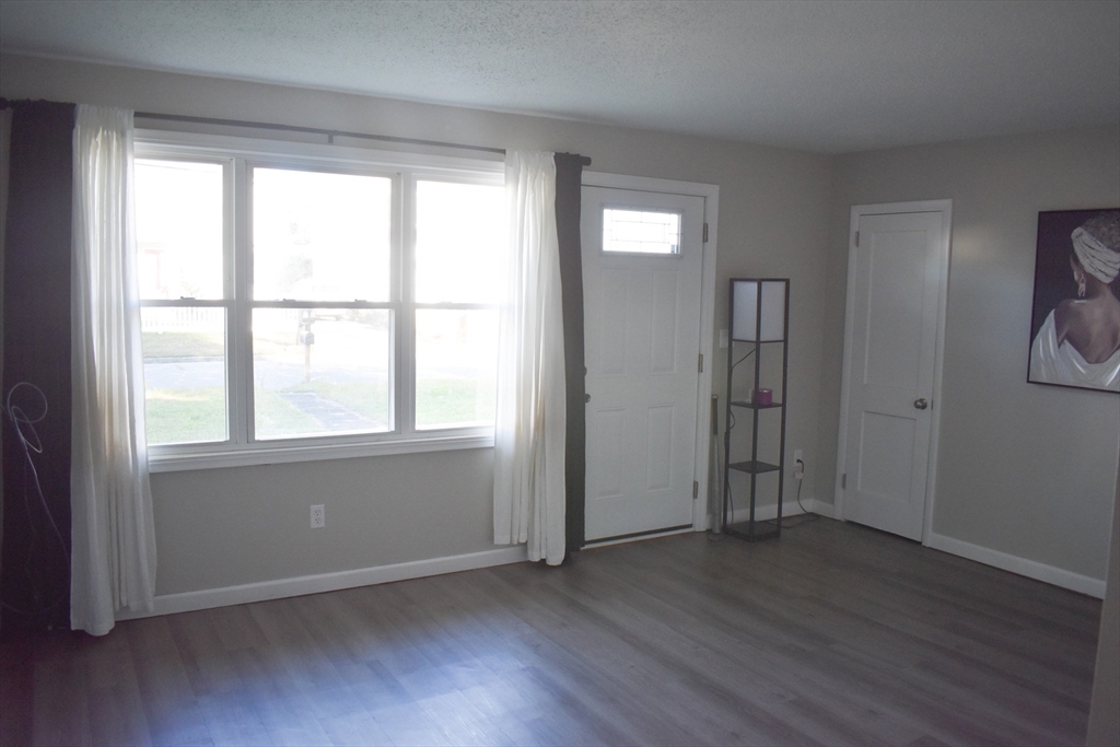 34 Wallace Street Springfield, MA 01119 - Photo 12 of 23