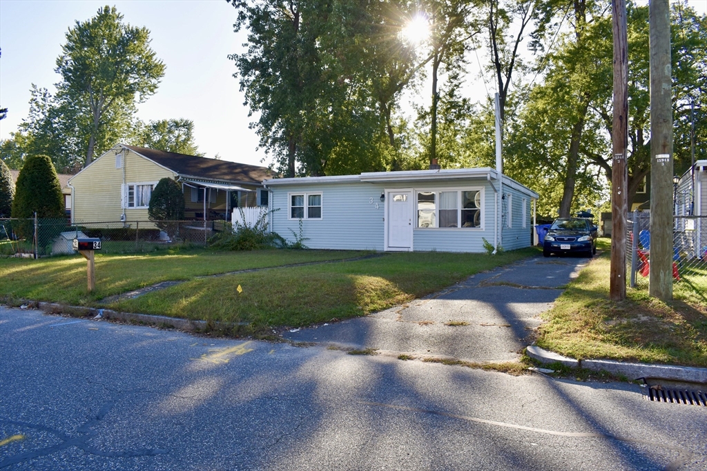 34 Wallace Street Springfield, MA 01119 - Photo 2 of 23