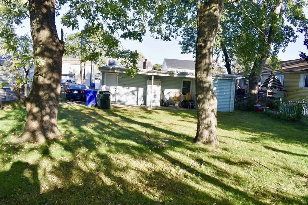 34 Wallace Street Springfield, MA 01119 - Photo 9 of 23