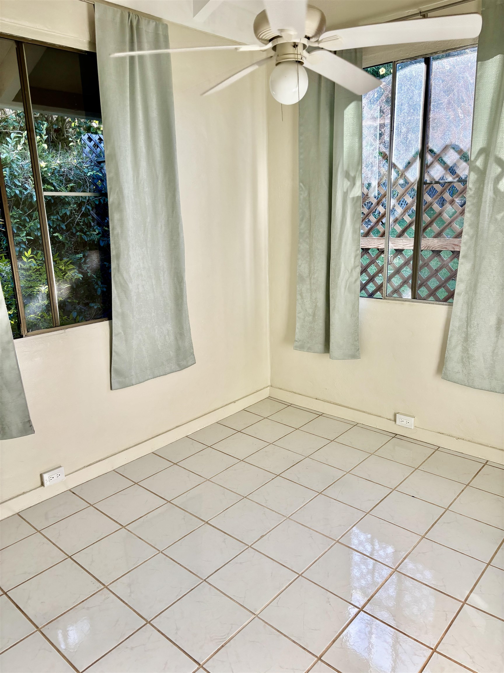 12 Upper Kimo Drive Kula, HI 96790 - Photo 24 of 30 a view of a interior of the house