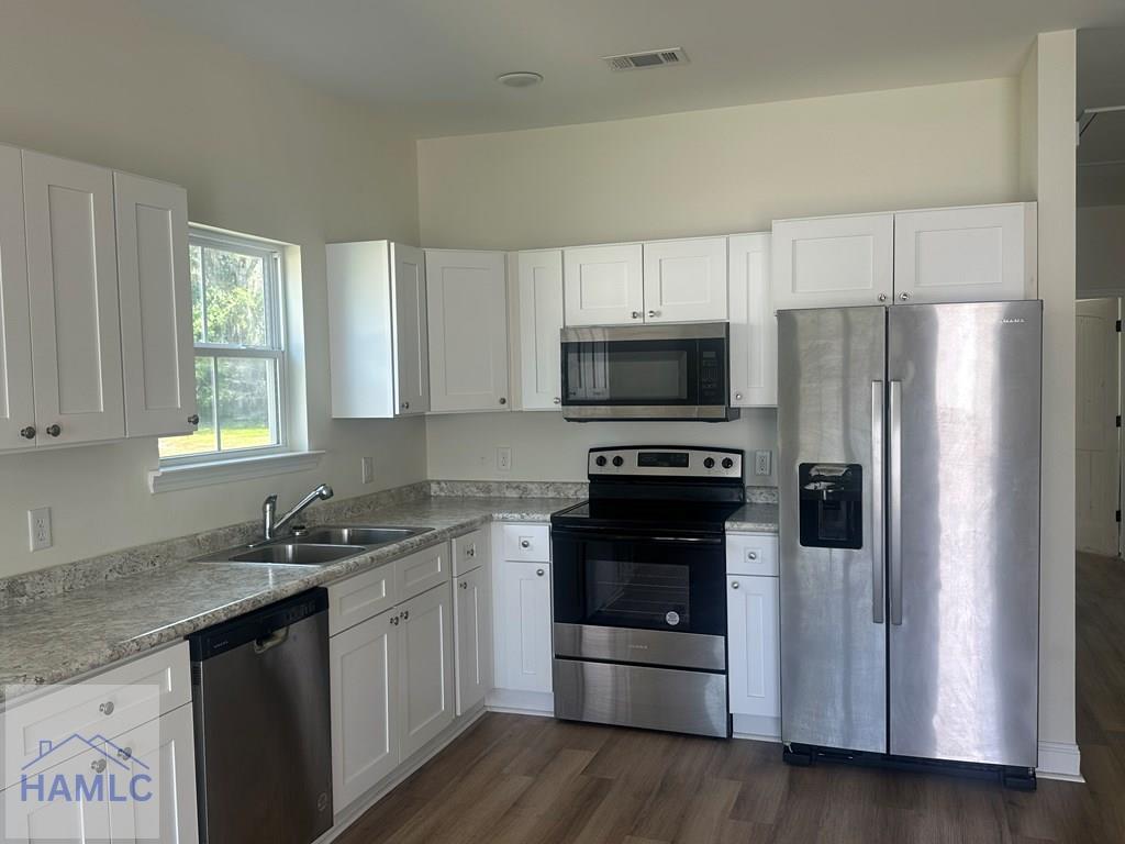 373 Carter Road, Unit B Allenhurst, GA 31301 - Photo 3 of 15 Gallery Image 3