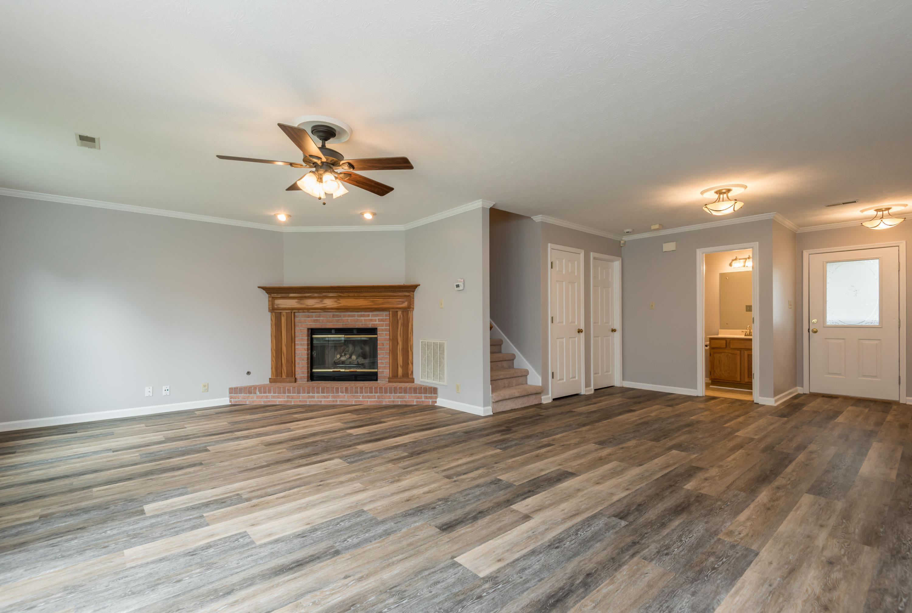 1701 Cheney Road Knoxville, TN 37922 - Photo 3 of 35 Living Room/ Family Room
