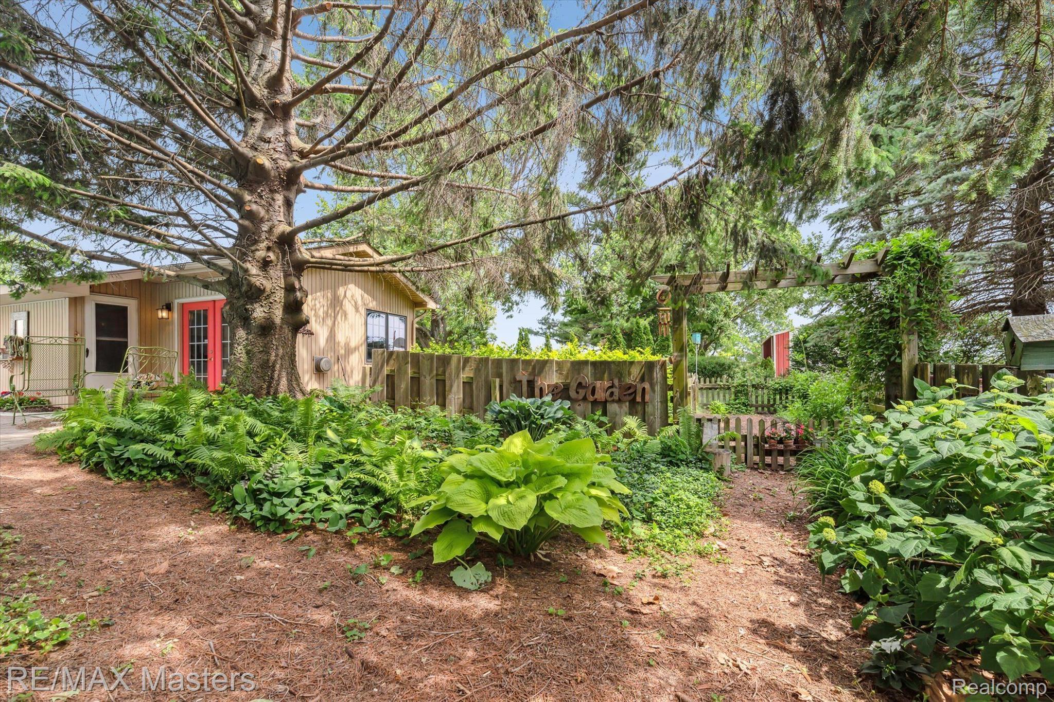 2273 Strasburg Road Monroe, MI 48161 - Photo 54 of 59 Paths Meander Through The Gardens