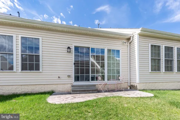 $330,000 | 154 Saddletop Drive, Unit 355, Taneytown, MD 21787