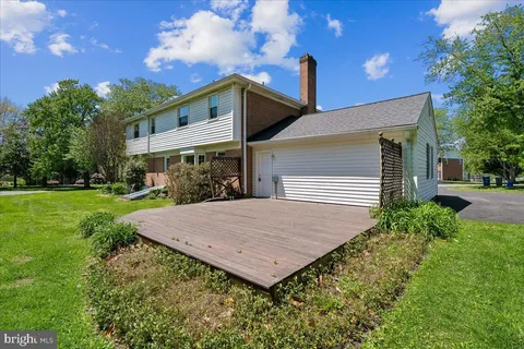 $865,000 | 4716 Sunflower Drive, Rockville, MD 20853
