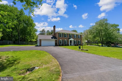 $865,000 | 4716 Sunflower Drive, Rockville, MD 20853