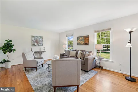 $865,000 | 4716 Sunflower Drive, Rockville, MD 20853