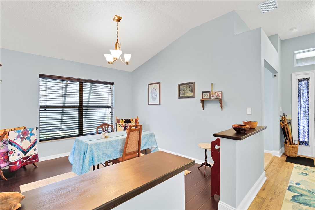 402 Toledo Street Sebastian, FL 32958 - Photo 12 of 36