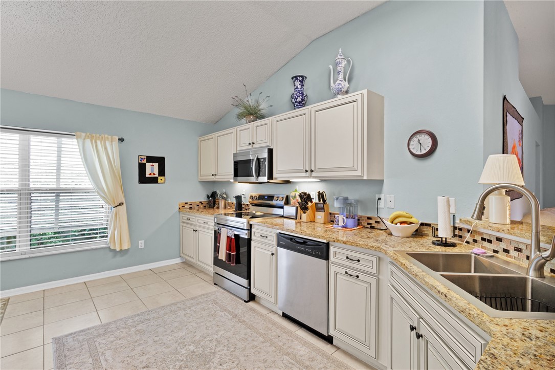 402 Toledo Street Sebastian, FL 32958 - Photo 7 of 36
