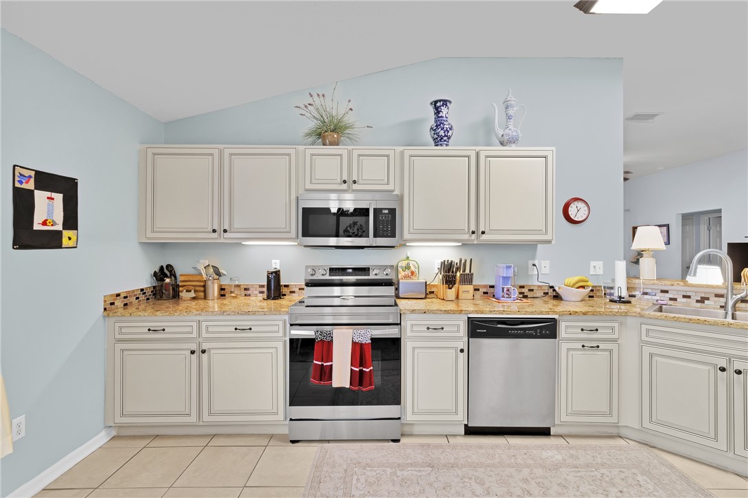 402 Toledo Street Sebastian, FL 32958 - Photo 10 of 36