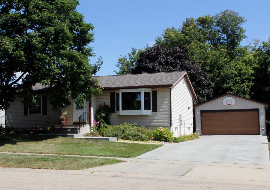 784 41st Avenue Northwest Rochester, MN 55901 - Photo 1 of 1