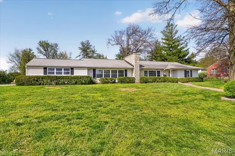 $595,000 | 31 South Tealwood Drive, St. Louis, MO 63141
