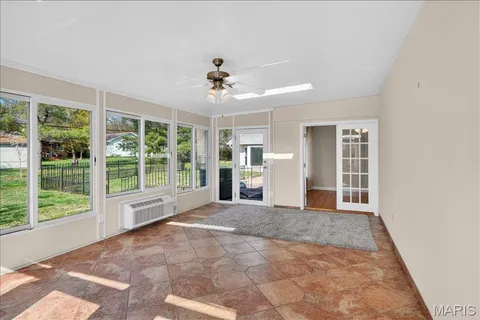 $595,000 | 31 South Tealwood Drive, St. Louis, MO 63141