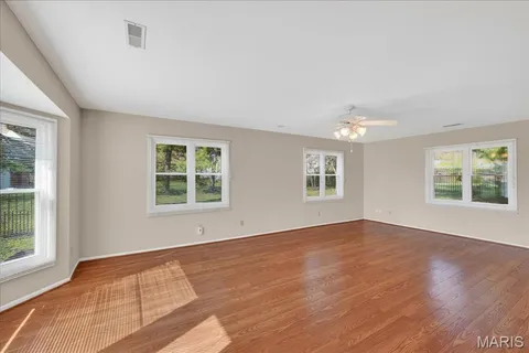 $595,000 | 31 South Tealwood Drive, St. Louis, MO 63141