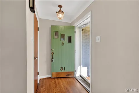 $595,000 | 31 South Tealwood Drive, St. Louis, MO 63141