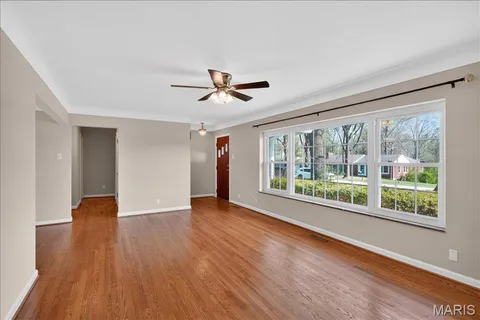 $595,000 | 31 South Tealwood Drive, St. Louis, MO 63141