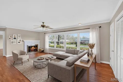 $595,000 | 31 South Tealwood Drive, St. Louis, MO 63141