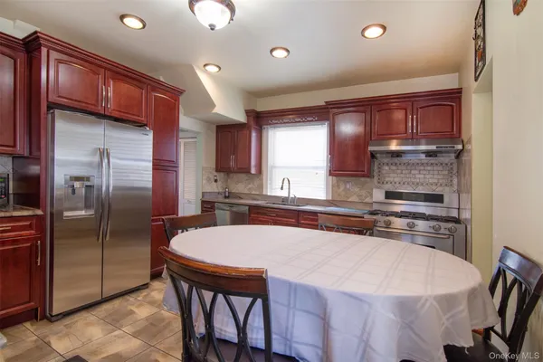 $929,000 | 17 Lake Avenue, Yonkers, NY 10701
