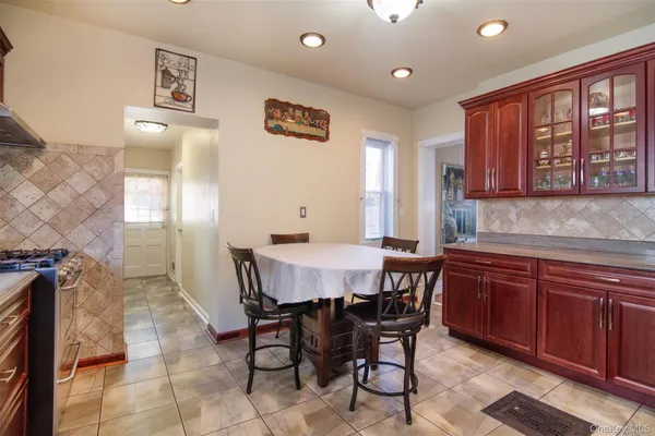 $929,000 | 17 Lake Avenue, Yonkers, NY 10701