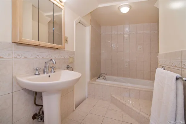 $929,000 | 17 Lake Avenue, Yonkers, NY 10701