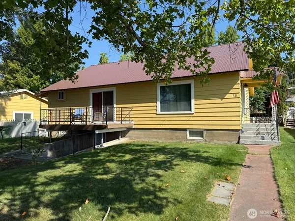 $344,000 | 18 Cherry Avenue West, Omak, WA 98841