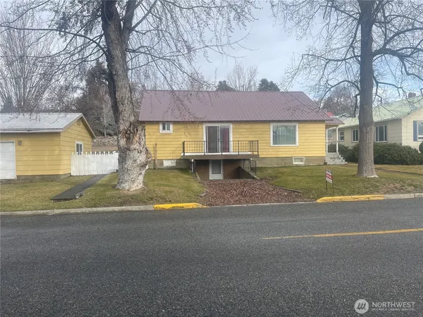$344,000 | 18 Cherry Avenue West, Omak, WA 98841