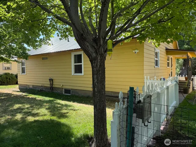 $349,000 | 18 Cherry Avenue West, Omak, WA 98841