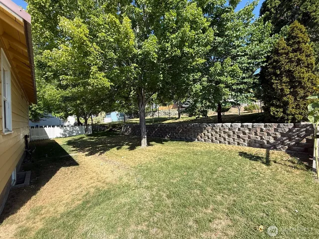 $349,000 | 18 Cherry Avenue West, Omak, WA 98841